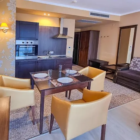 Royal Beach Apartments *