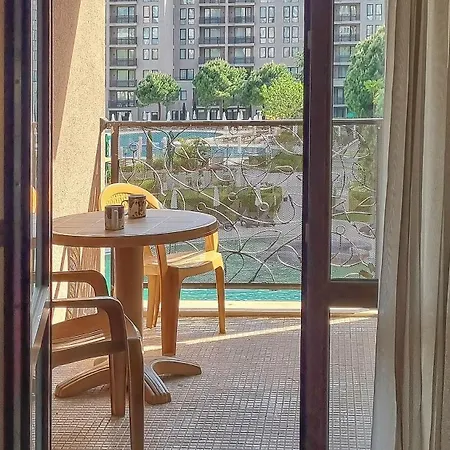 Apartment Royal Beach Apartments *
