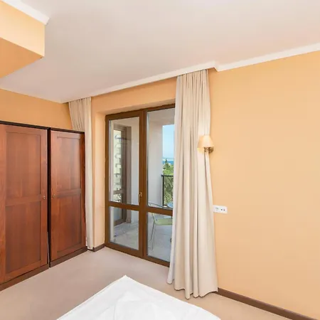 Royal * סאני ביץ'