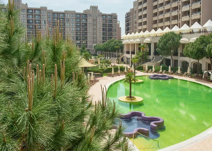 Royal Beach Apartments *