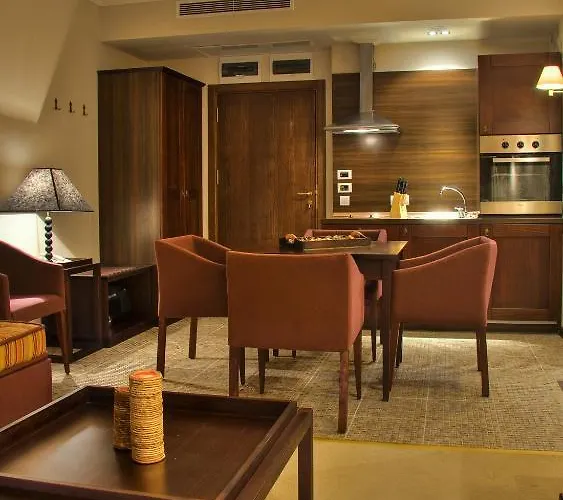 Royal Beach Apartments *