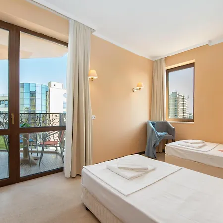 Royal アパート サニービーチ